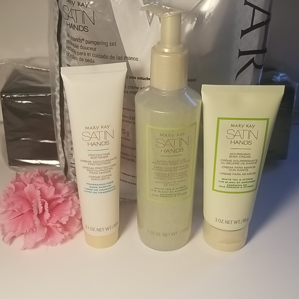 Mary Kay White Tea & Citrus Satin Hands Gift Set